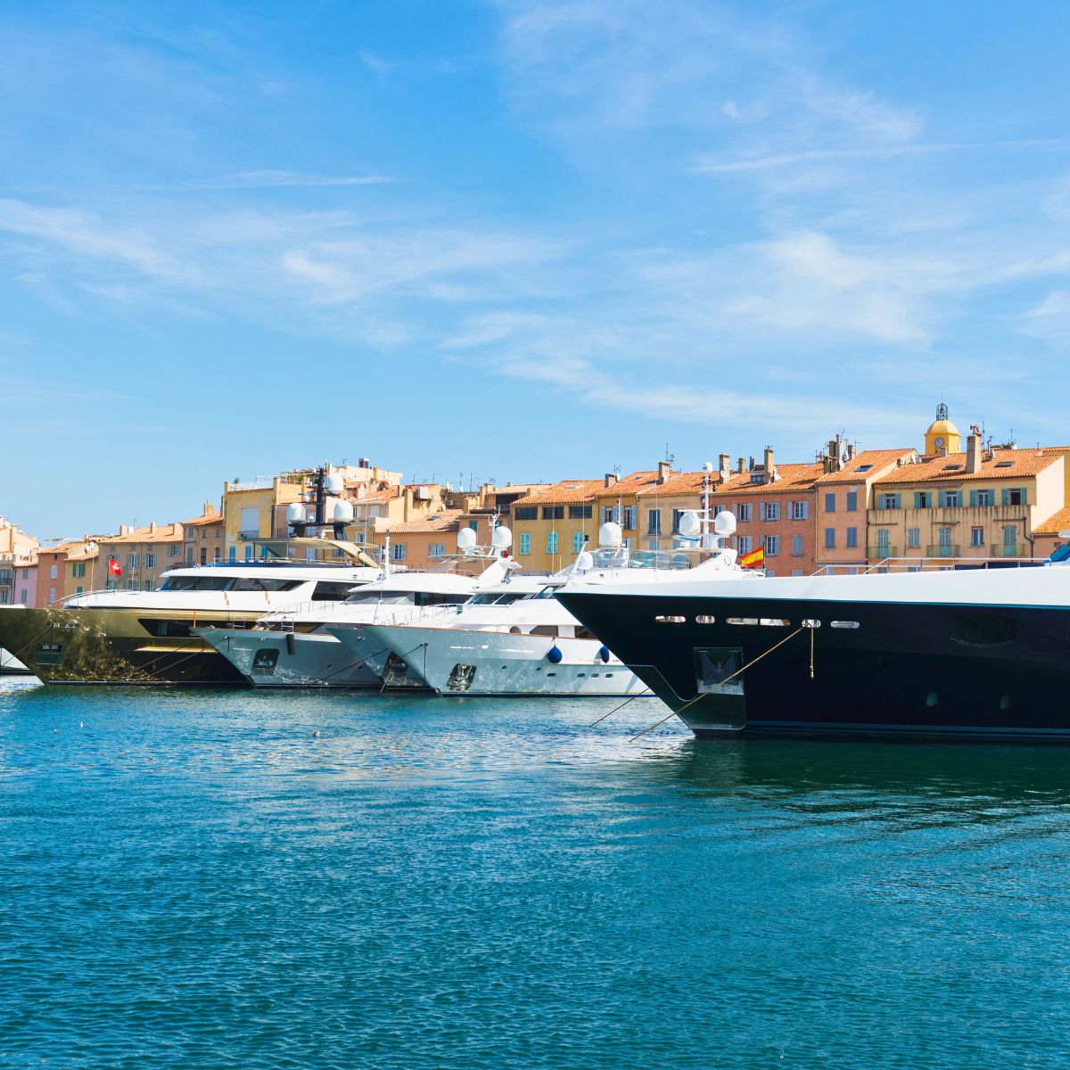 Etwas zum Träumen: Superyachten vor Anker in St. Tropez, Côte d’Azur